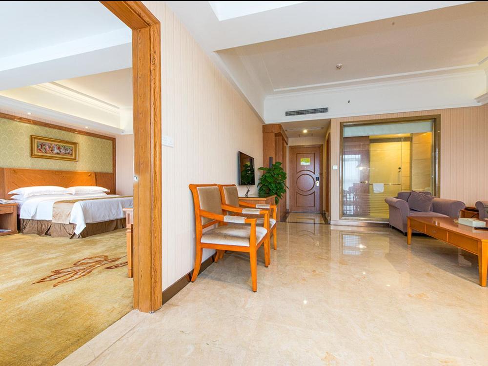 Vienna International Hotel Shenzhen Longgang Lilang Esterno foto